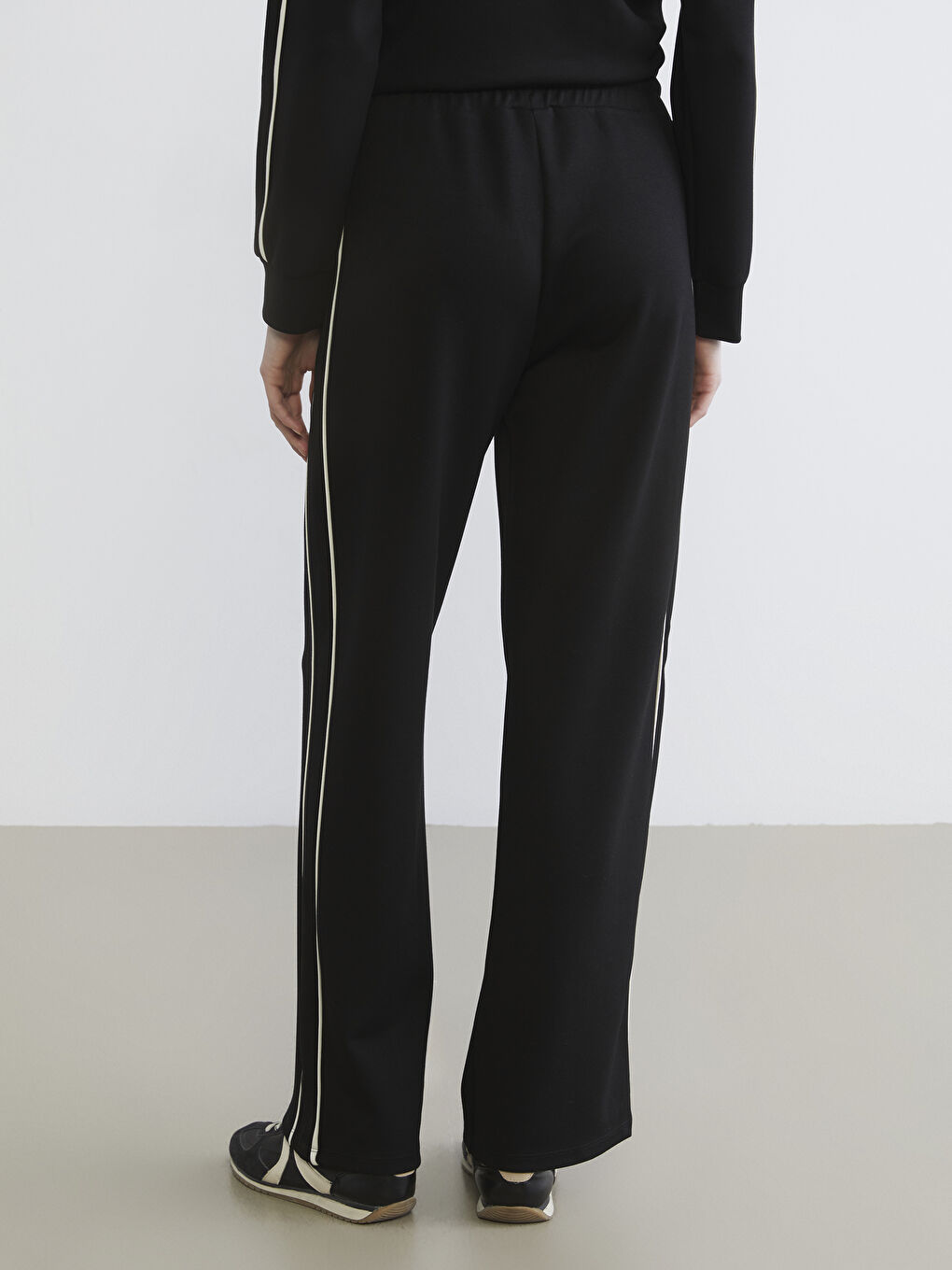 Siyah Beli Lastikli Kadın Eşofman Altı-7