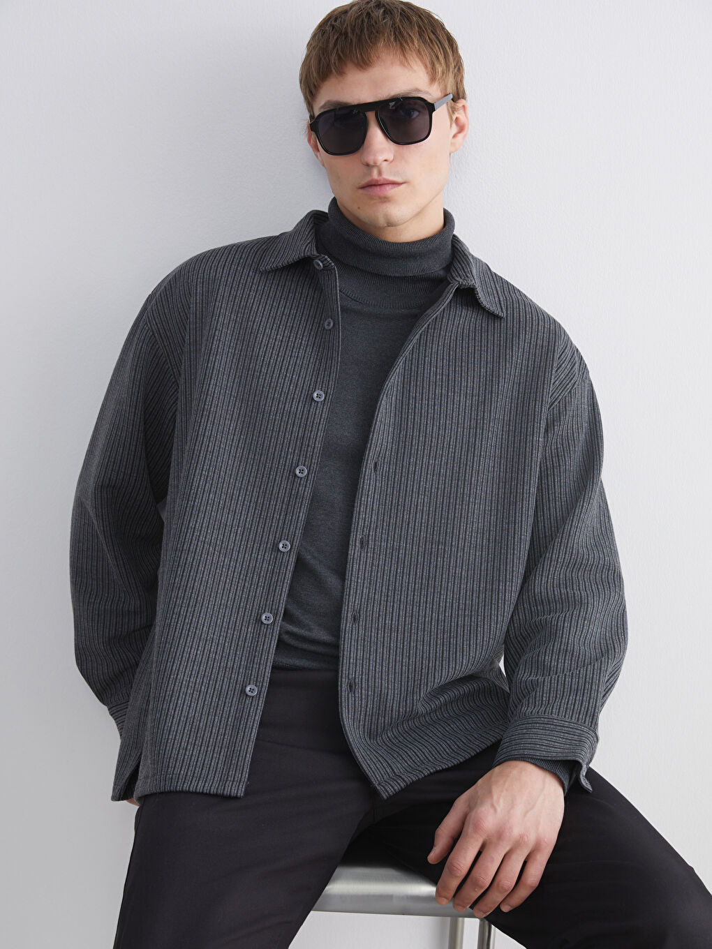Gri Rahat Kalıp Uzun Kollu Erkek Gömlek