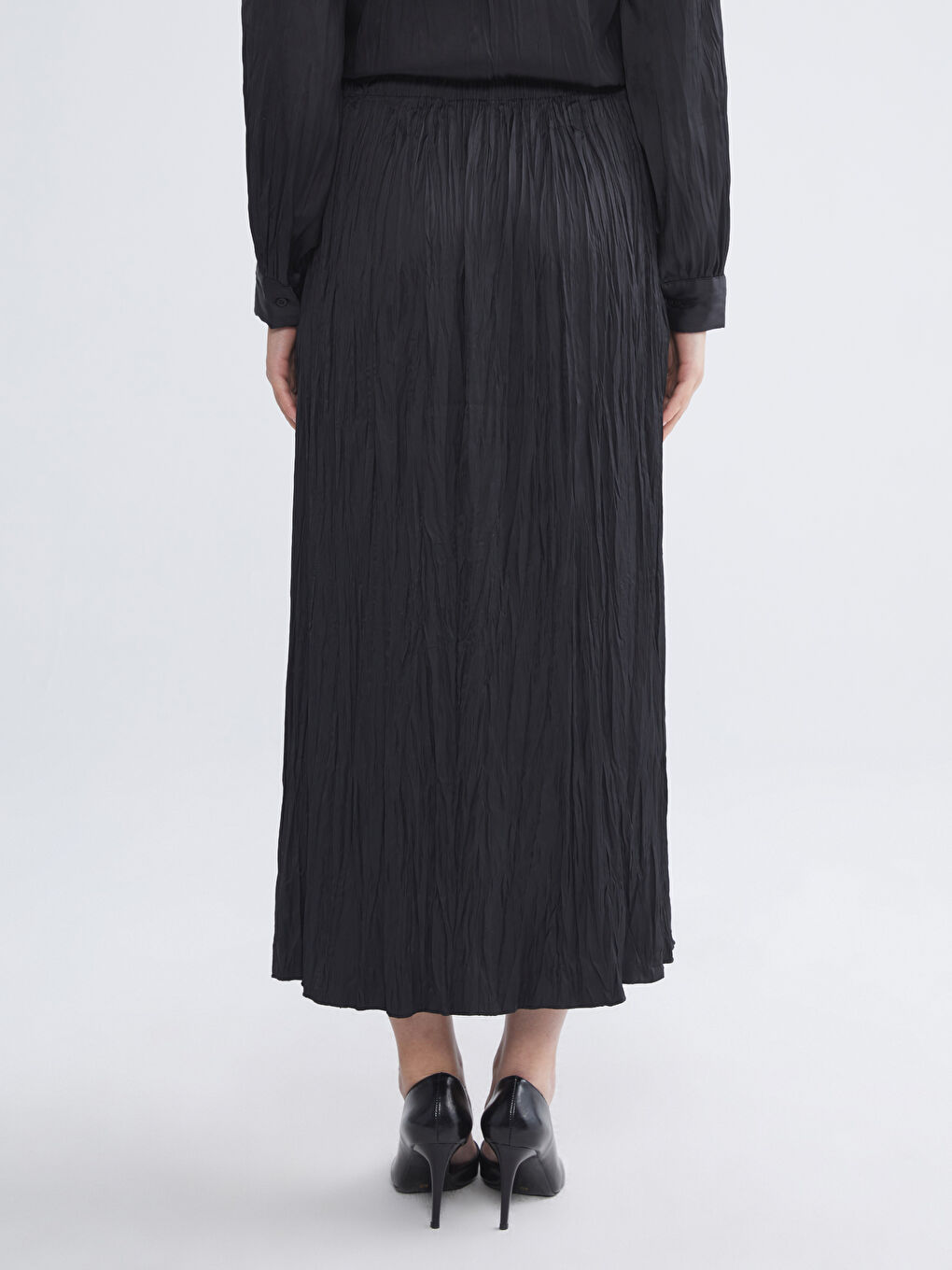 Siyah Beli Lastikli Saten Pileli Etek-3