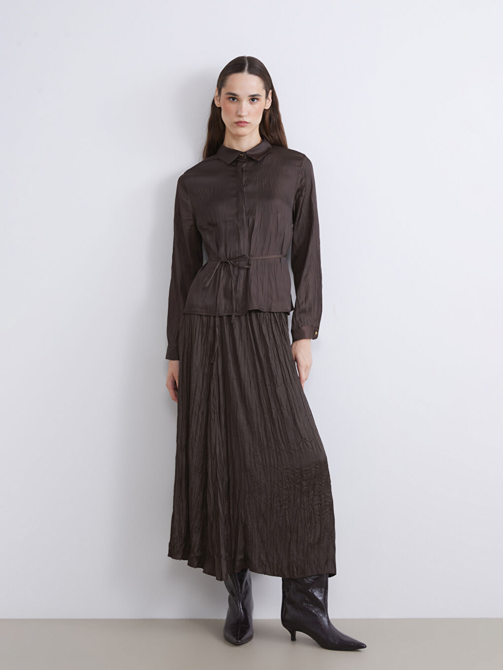 Kahverengi Beli Lastikli Saten Pileli Etek