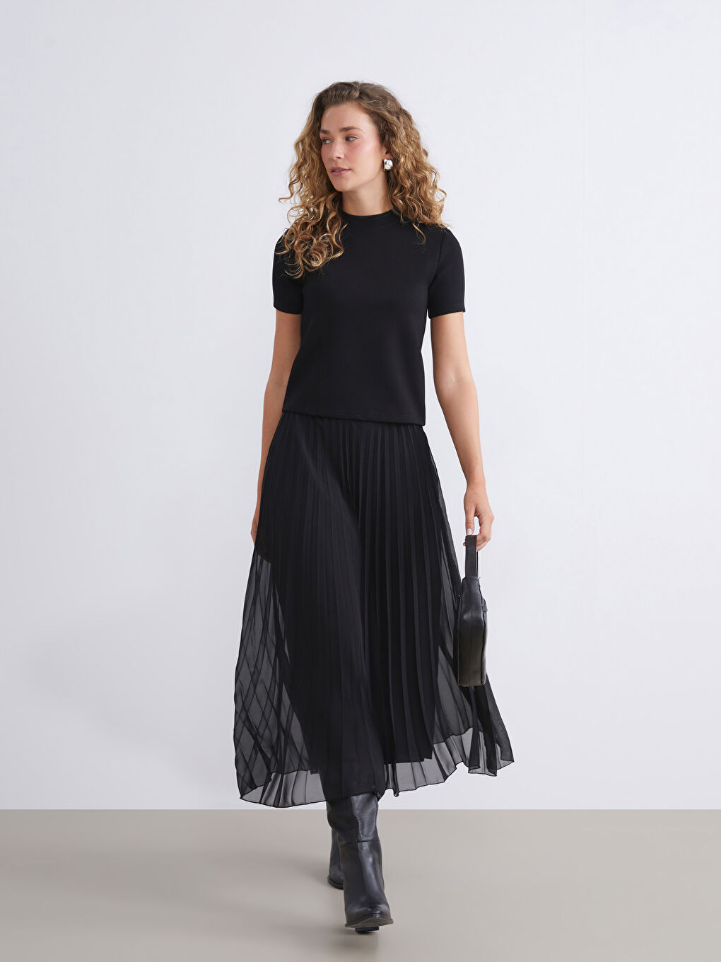 Siyah Beli Lastikli Pileli Etek