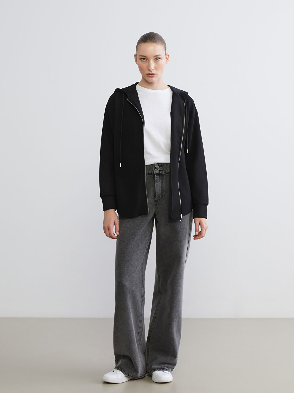 Siyah Kapüşonlu Oversize Kadın Fermuarlı Sweatshirt-4