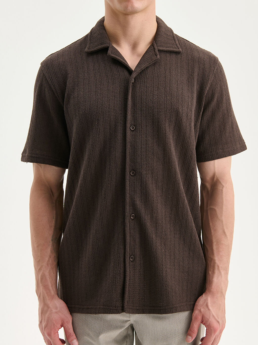 Kahverengi Regular Fit Resort Yaka Kısa Kollu Erkek Gömlek-2