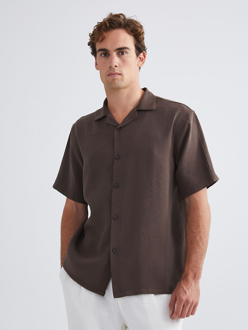 Kahverengi Regular Fit Kısa Kollu Armürlü Erkek Gömlek-1