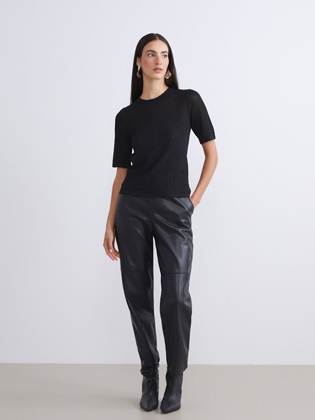 Siyah Kısa Kollu Çiçekli Kadın Triko Kazak-1