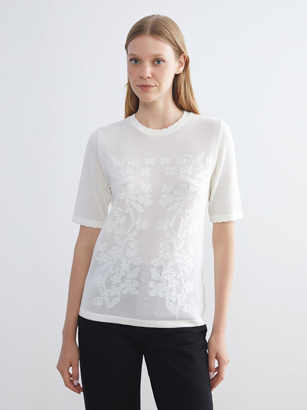 Ekru Kısa Kollu Çiçekli Kadın Triko Kazak