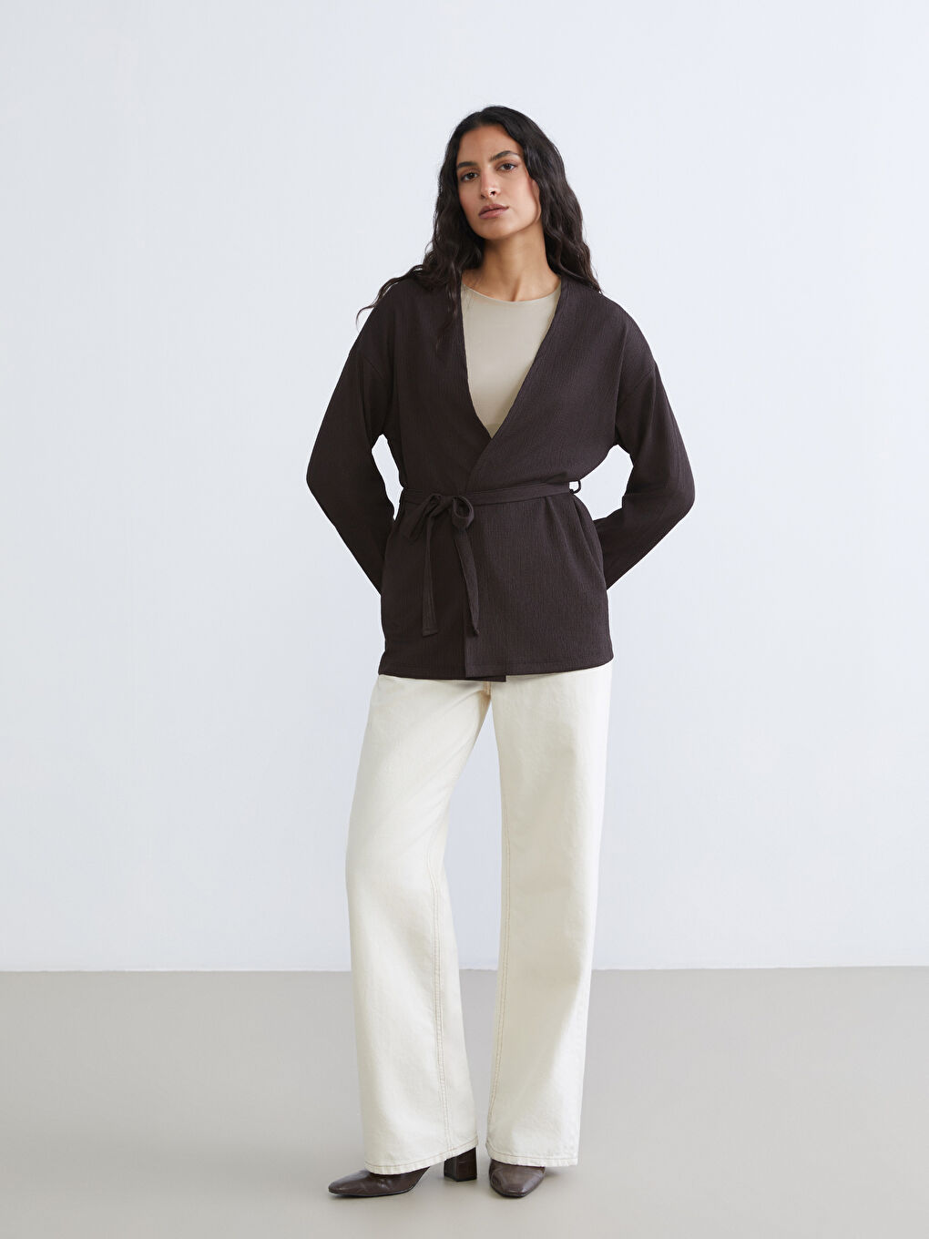 Kahverengi Şal Yaka Dokulu Kadın Hırka-2