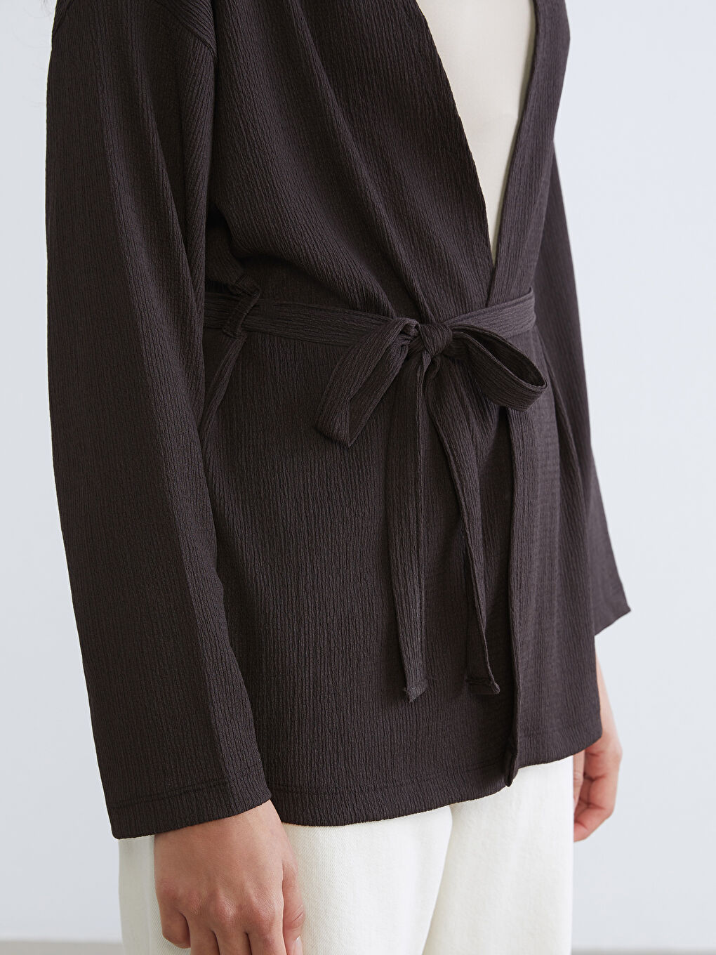 Kahverengi Şal Yaka Dokulu Kadın Hırka-4