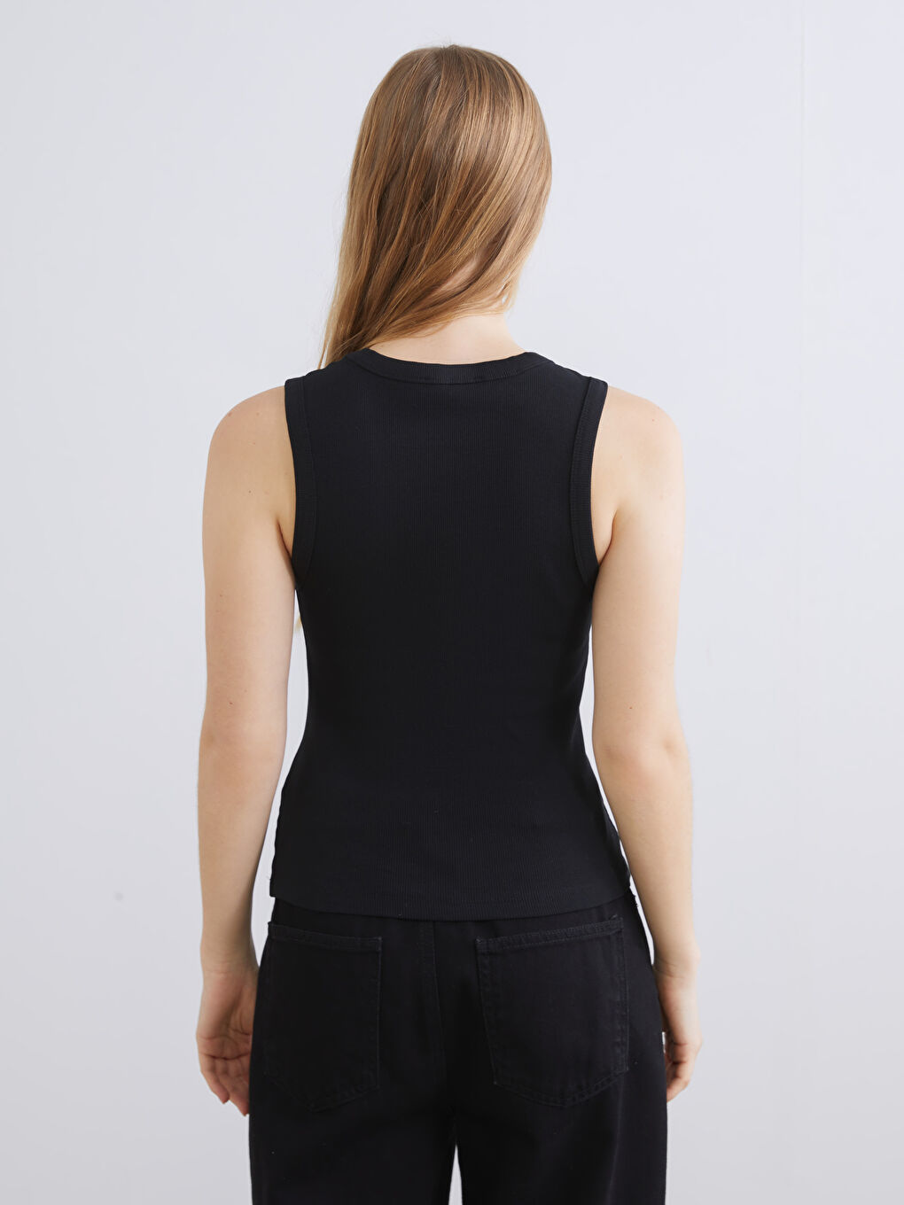 Siyah V Yaka Fitilli Kadın Atlet-3