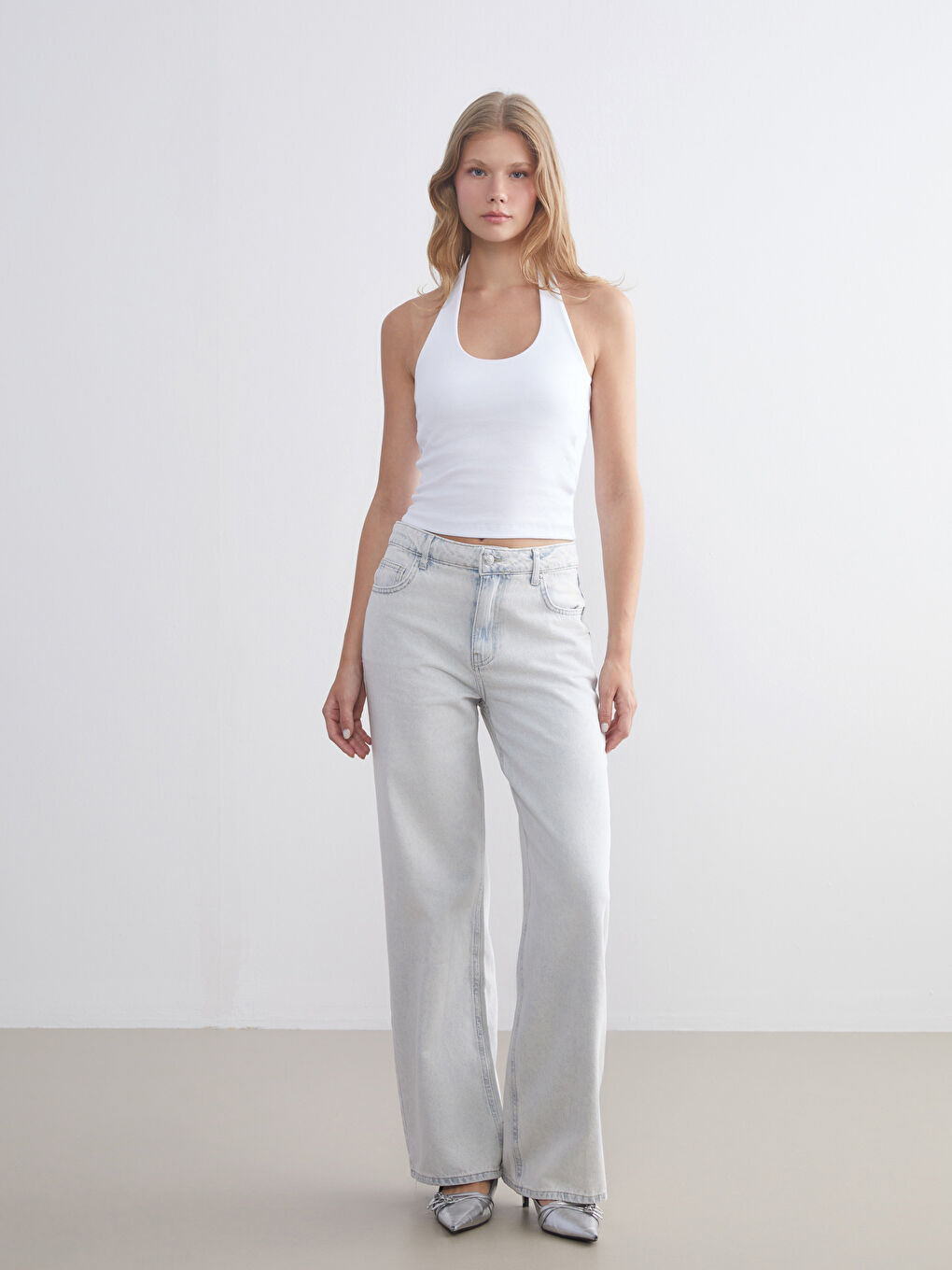 Beyaz Halter Yaka Fitilli Kadın Atlet-3