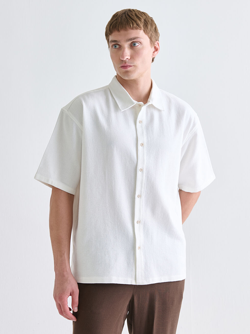 Ekru Regular Fit Kısa Kollu Armürlü Erkek Gömlek-1