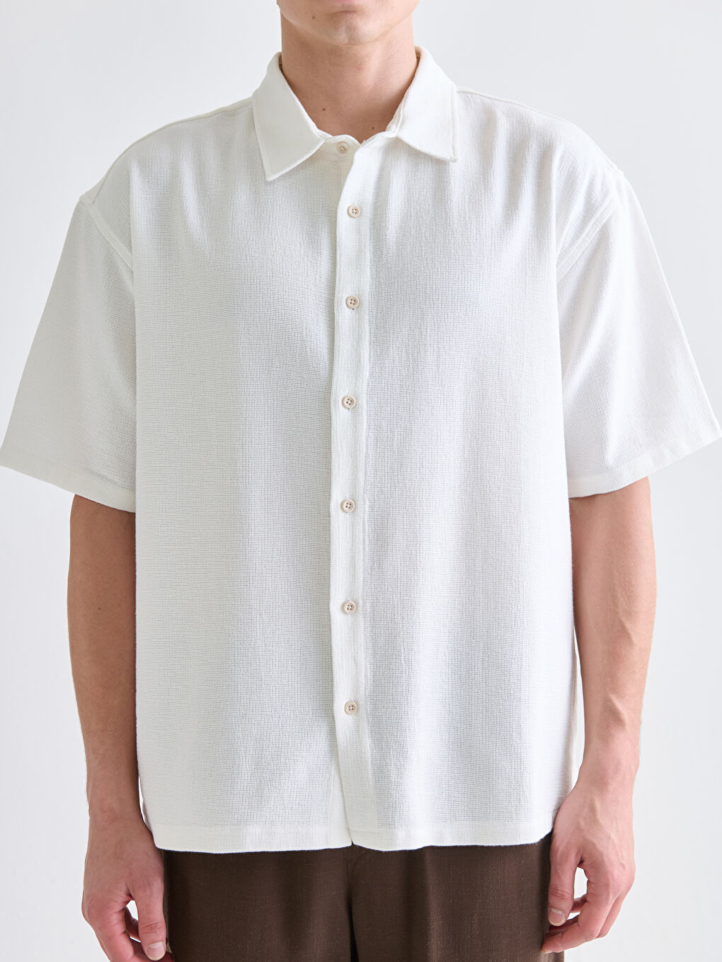 Ekru Regular Fit Kısa Kollu Armürlü Erkek Gömlek-4