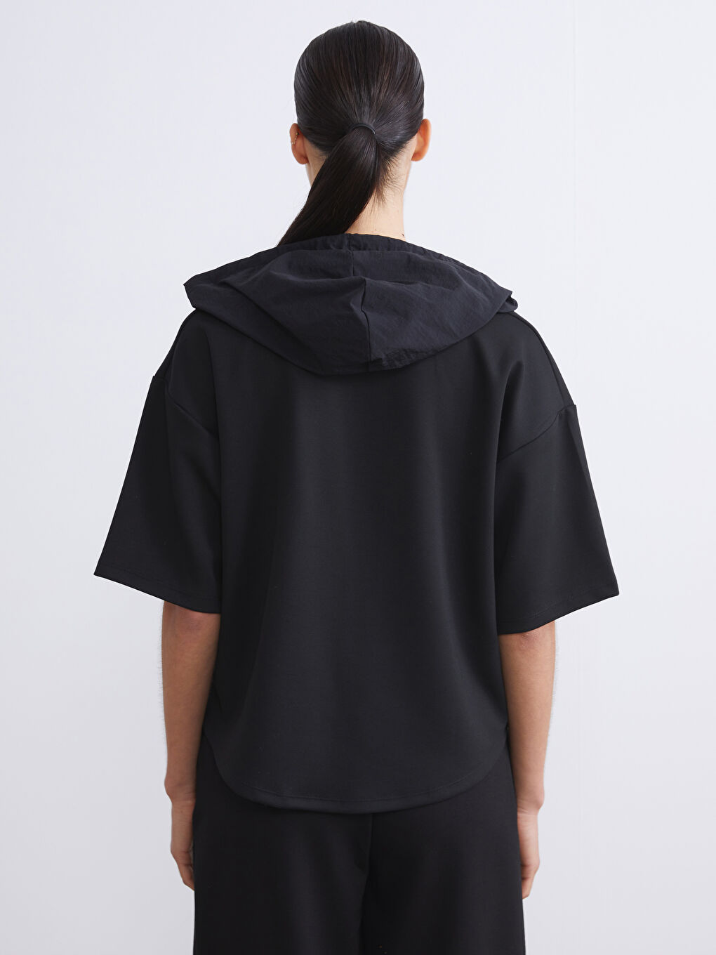 Siyah Düz Kısa Kollu Kadın Hoodie-7