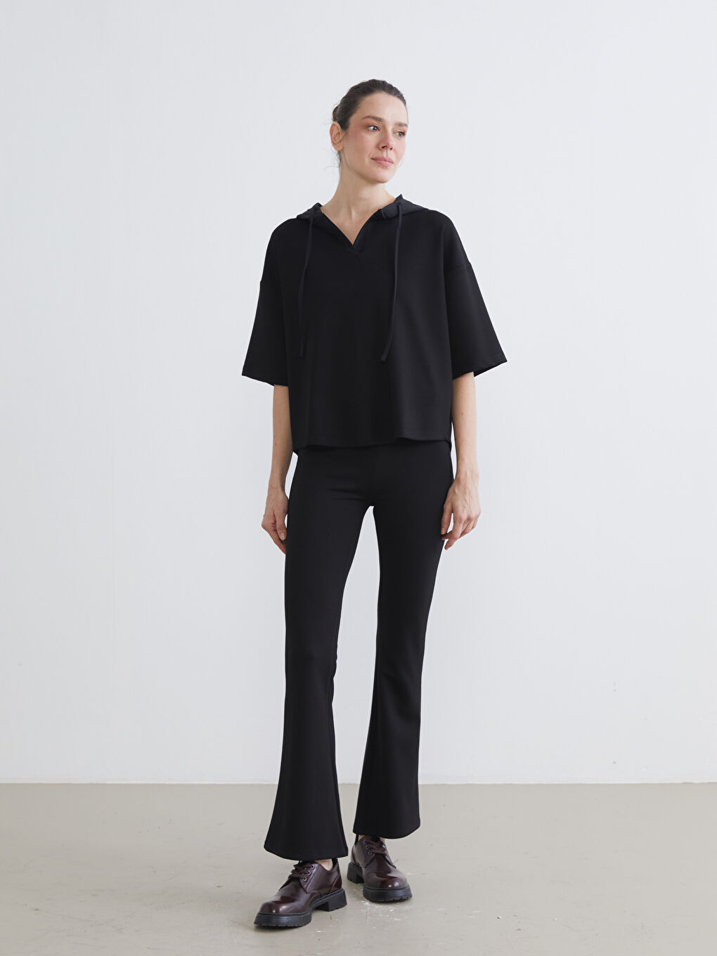 Siyah Düz Kısa Kollu Kadın Hoodie-2