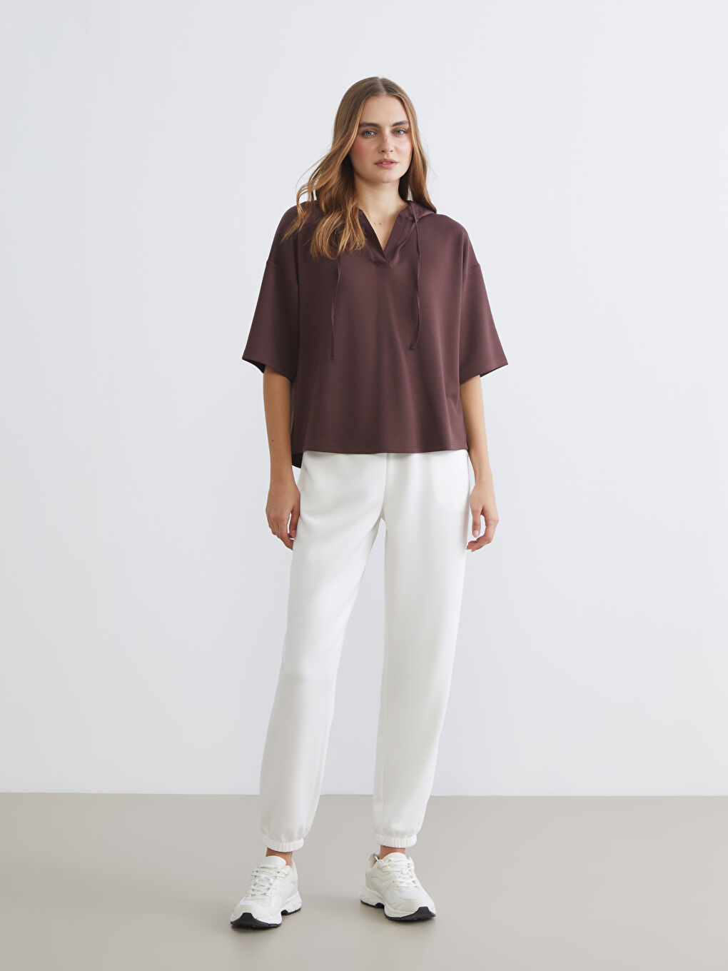 Kahverengi Düz Kısa Kollu Kadın Hoodie-2