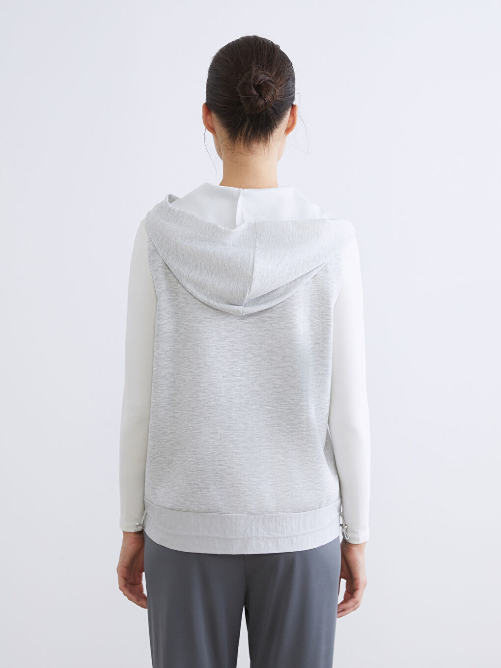 Gri Kapüşonlu Kadın Yelek-7