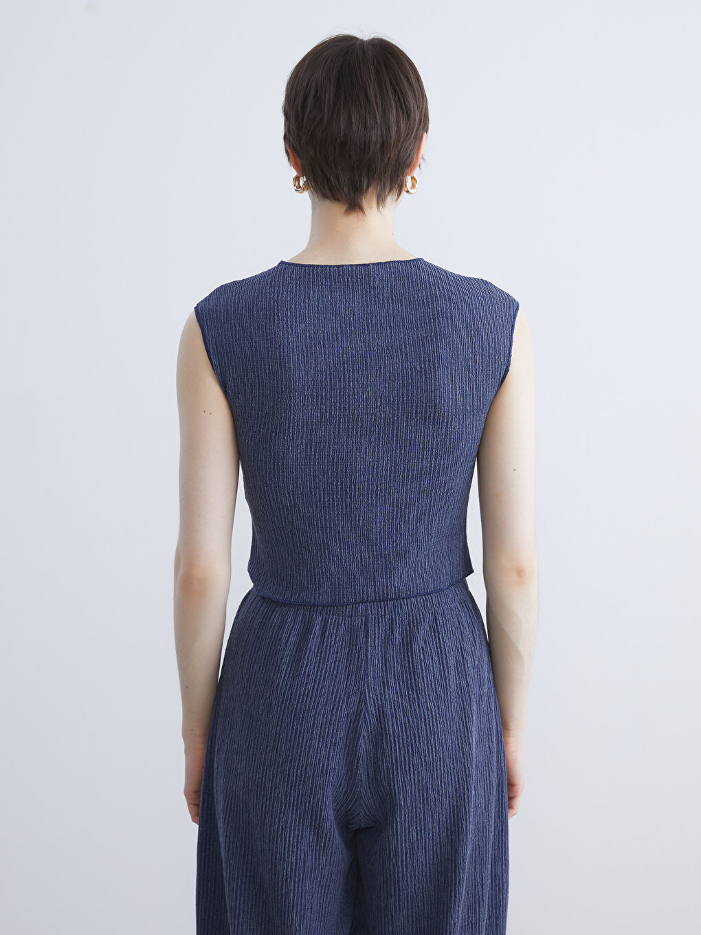 Crew Neck Textured Blouse-3