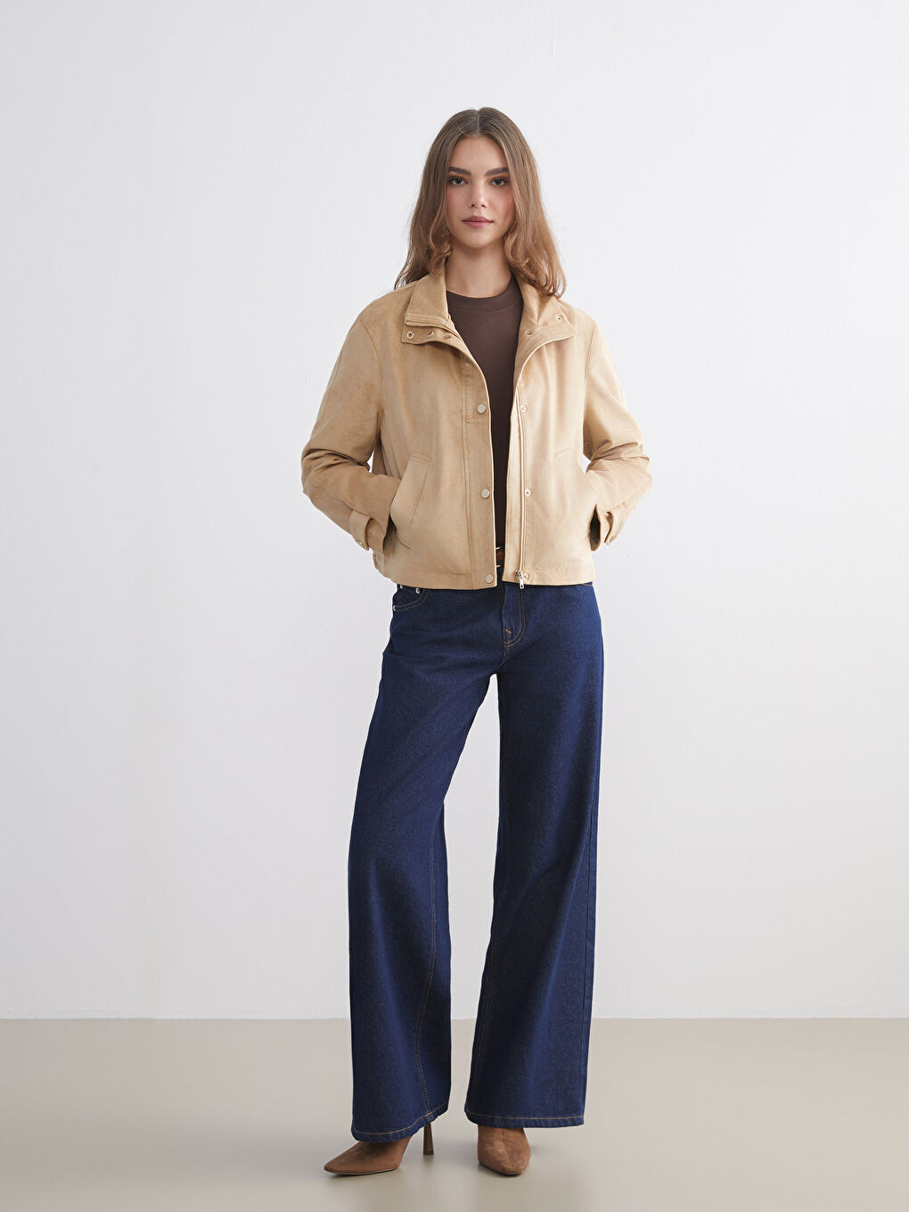 Bej Dik Yaka Süet Görünümlü Kadın Ceket-1