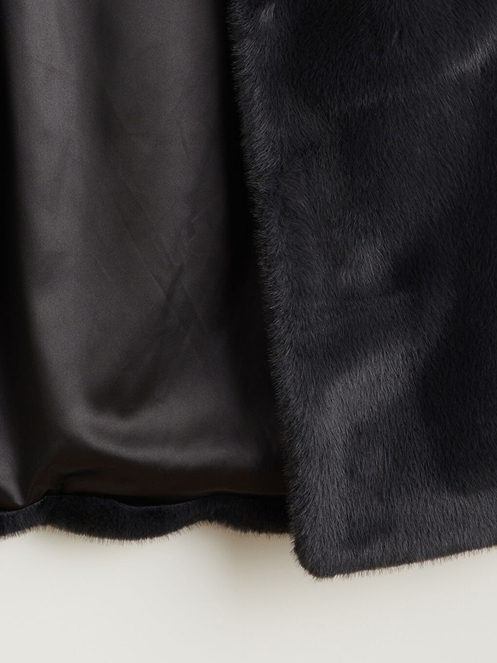 Siyah Bisiklet Yaka Kadın Kürk Yelek-6