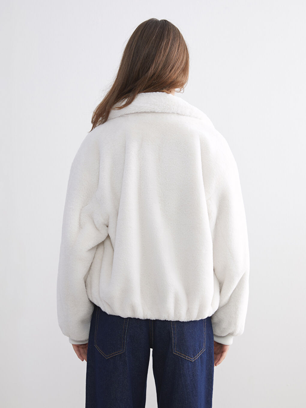 Ekru Gömlek Yaka Oversize Kadın Pelüş Mont-4