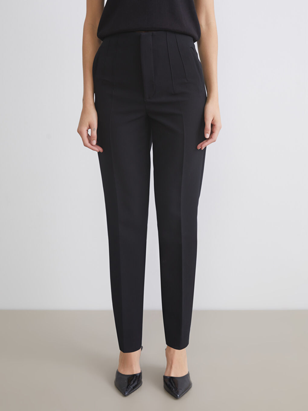 Siyah Havuç Kesim Kadın Pantolon-1