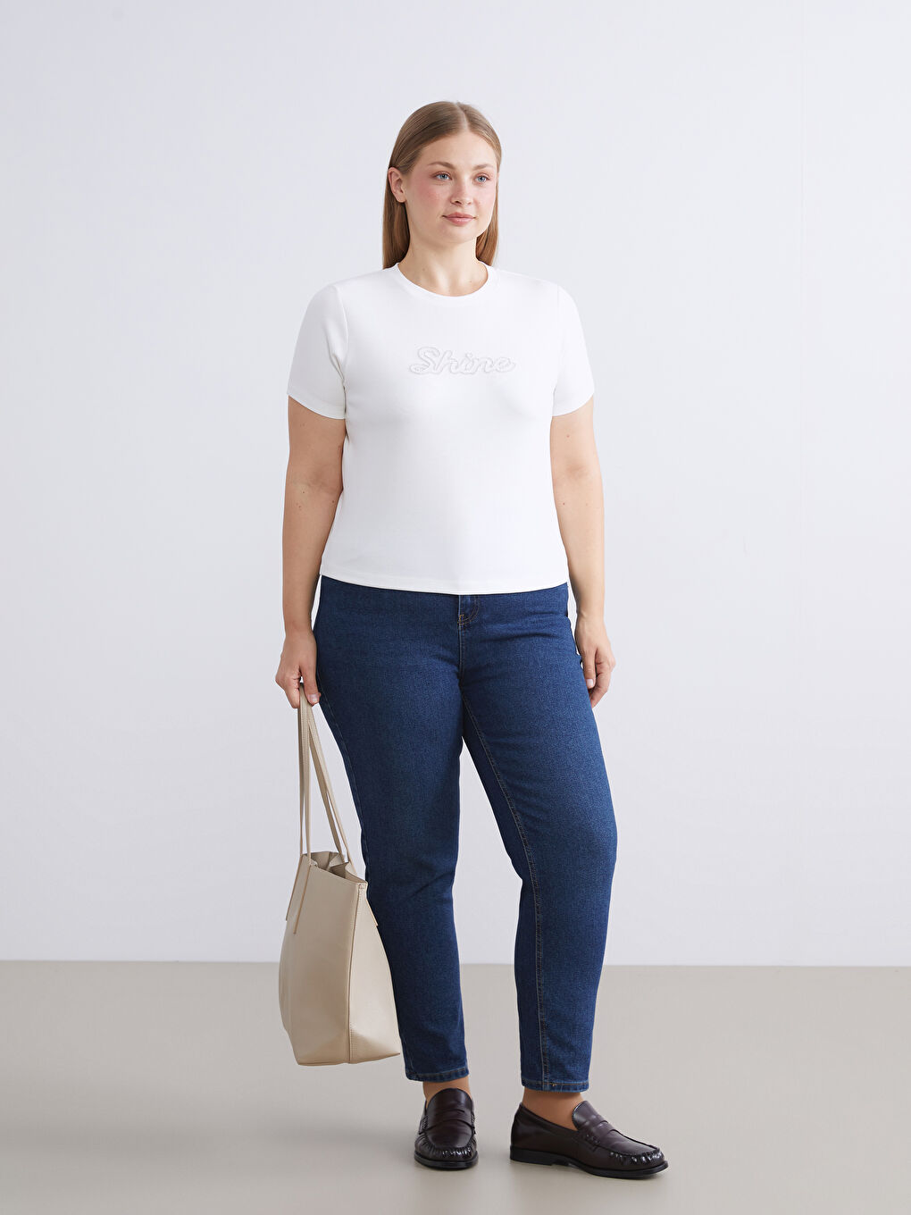 Ekru Bisiklet Yaka Taşlı Kadın Tişört-9