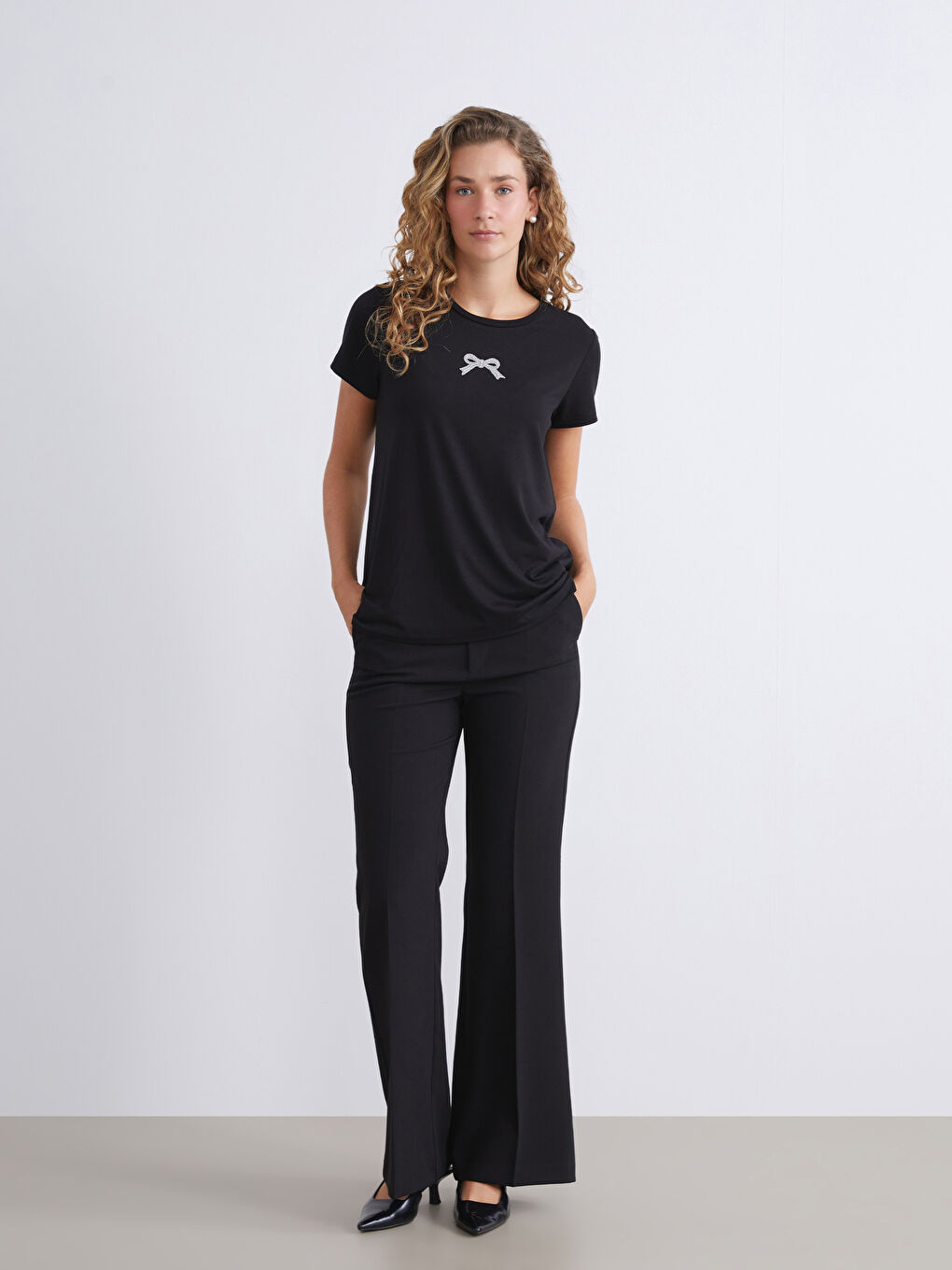 LCWAIKIKI Classic Woman BLACK T-Shirt -W5K562Z8-CVL