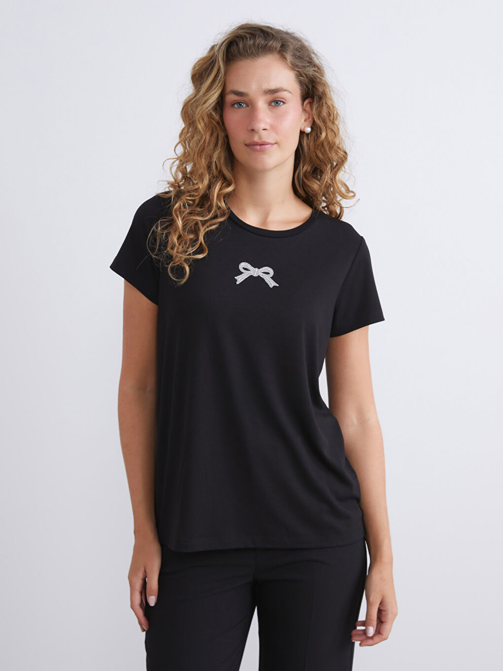 LCWAIKIKI Classic Woman BLACK T-Shirt -W5K562Z8-CVL