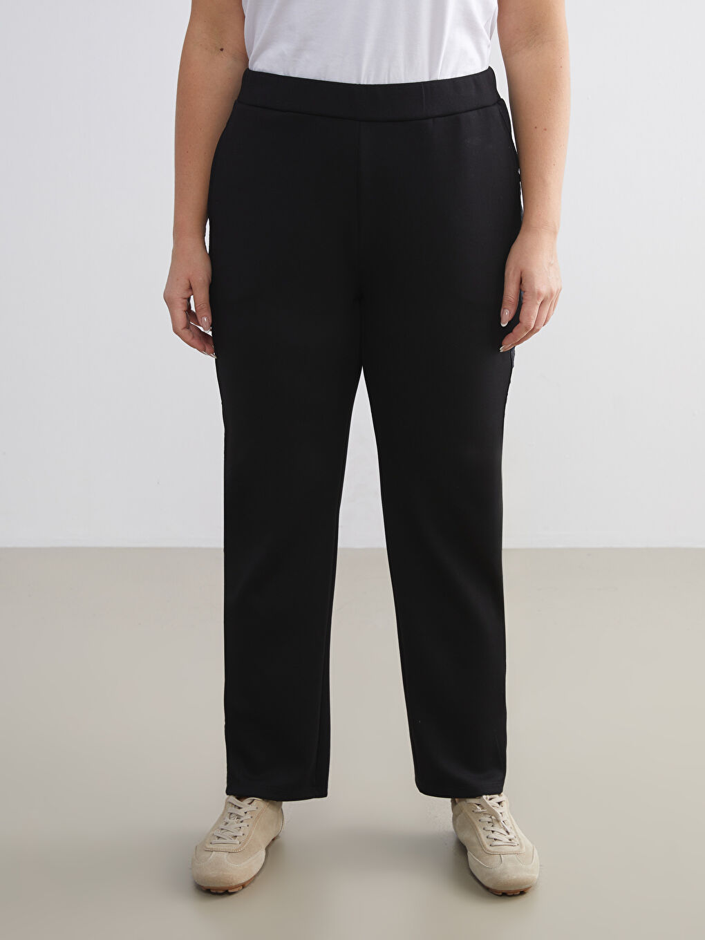 Siyah Beli Lastikli Kadın Eşofman Altı-1