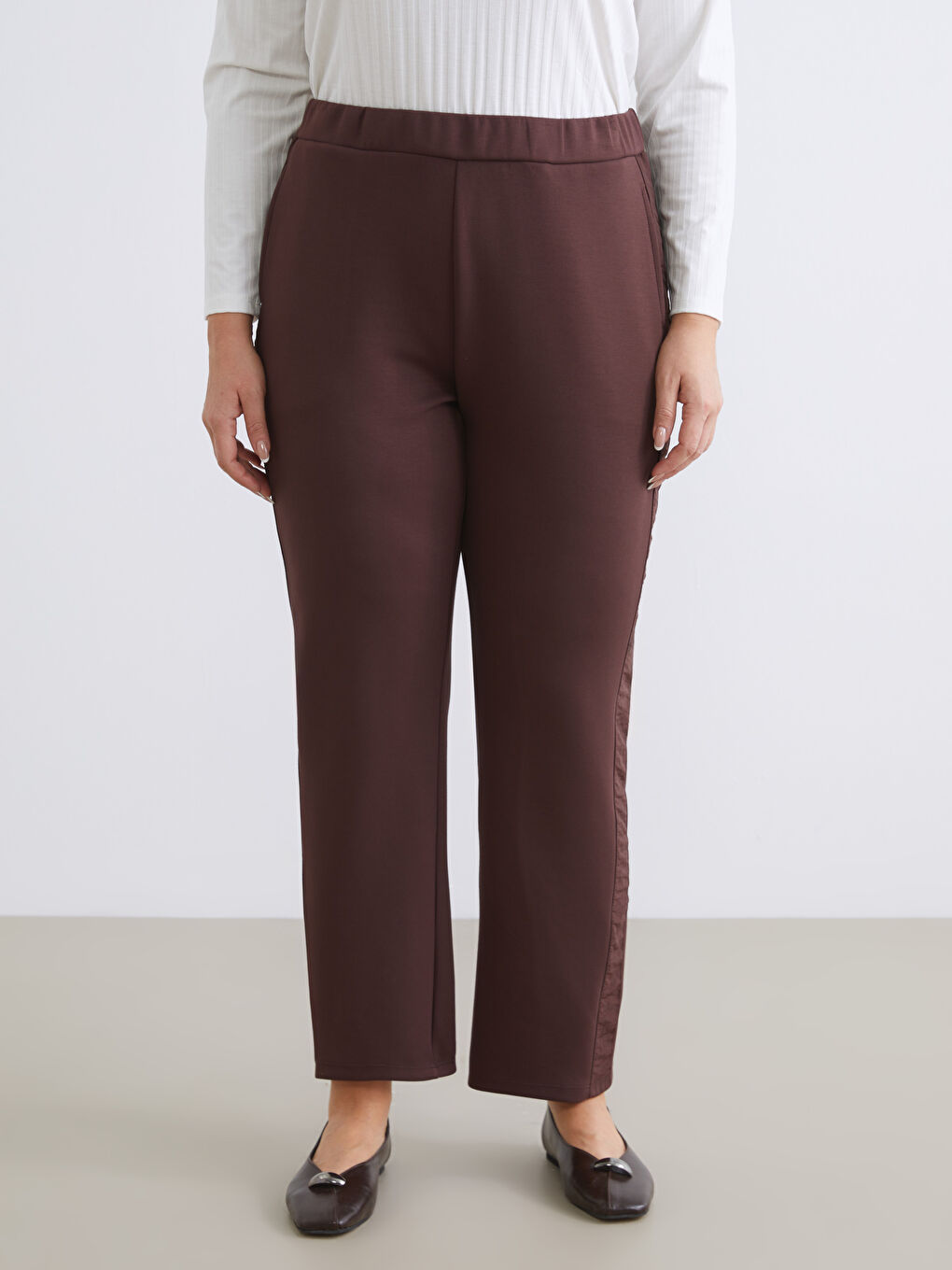 Kahverengi Beli Lastikli Kadın Eşofman Altı-5