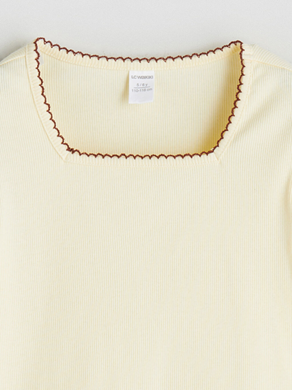 Bej Kare Yaka Kız Çocuk Tişört-1