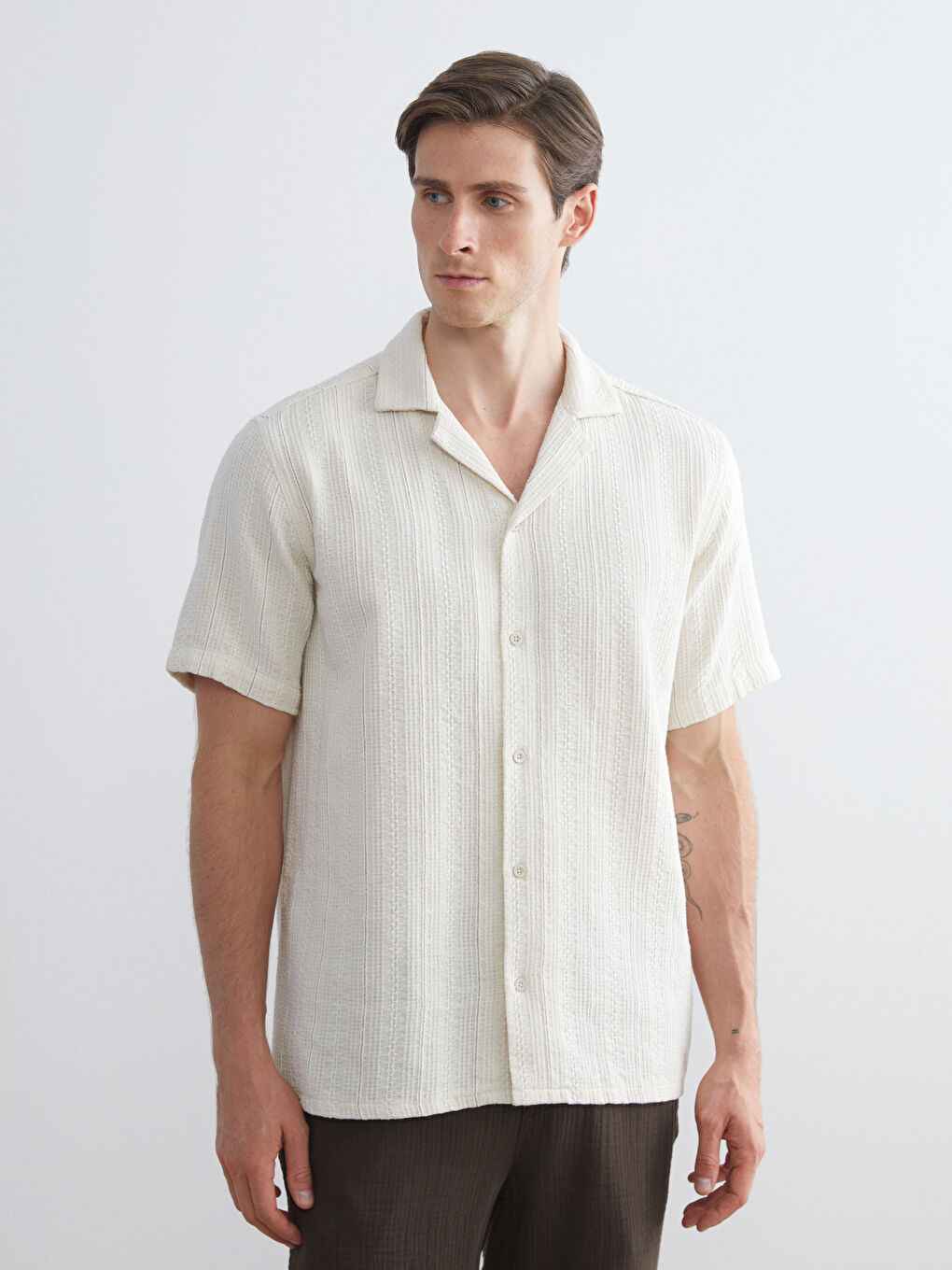 Ekru Regular Fit Resort Yaka Kısa Kollu Erkek Gömlek-1