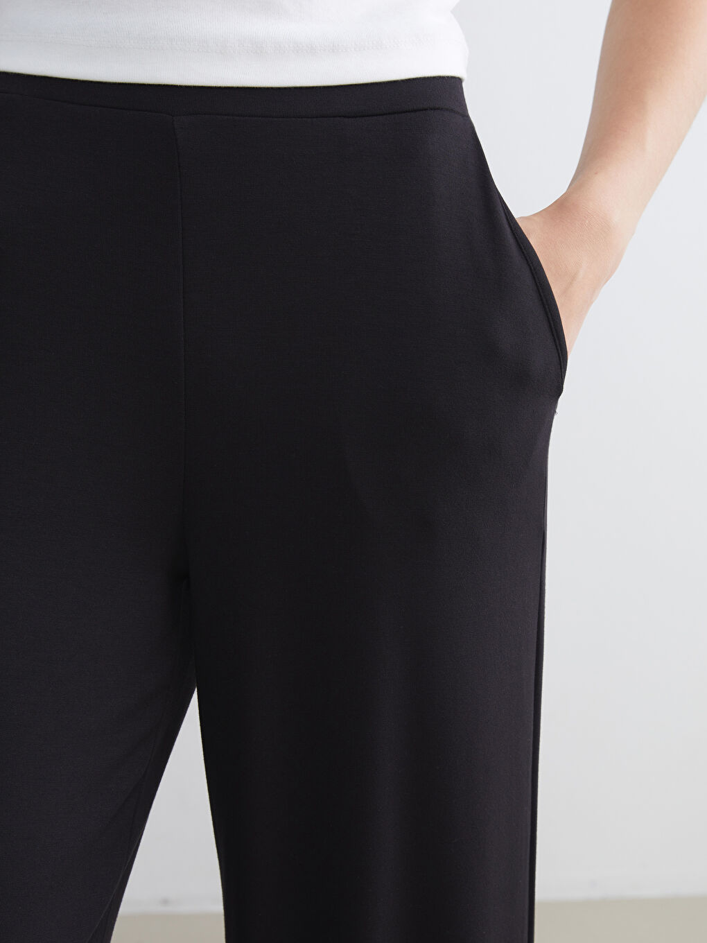 Siyah Beli Lastikli Kadın Eşofman Altı-2