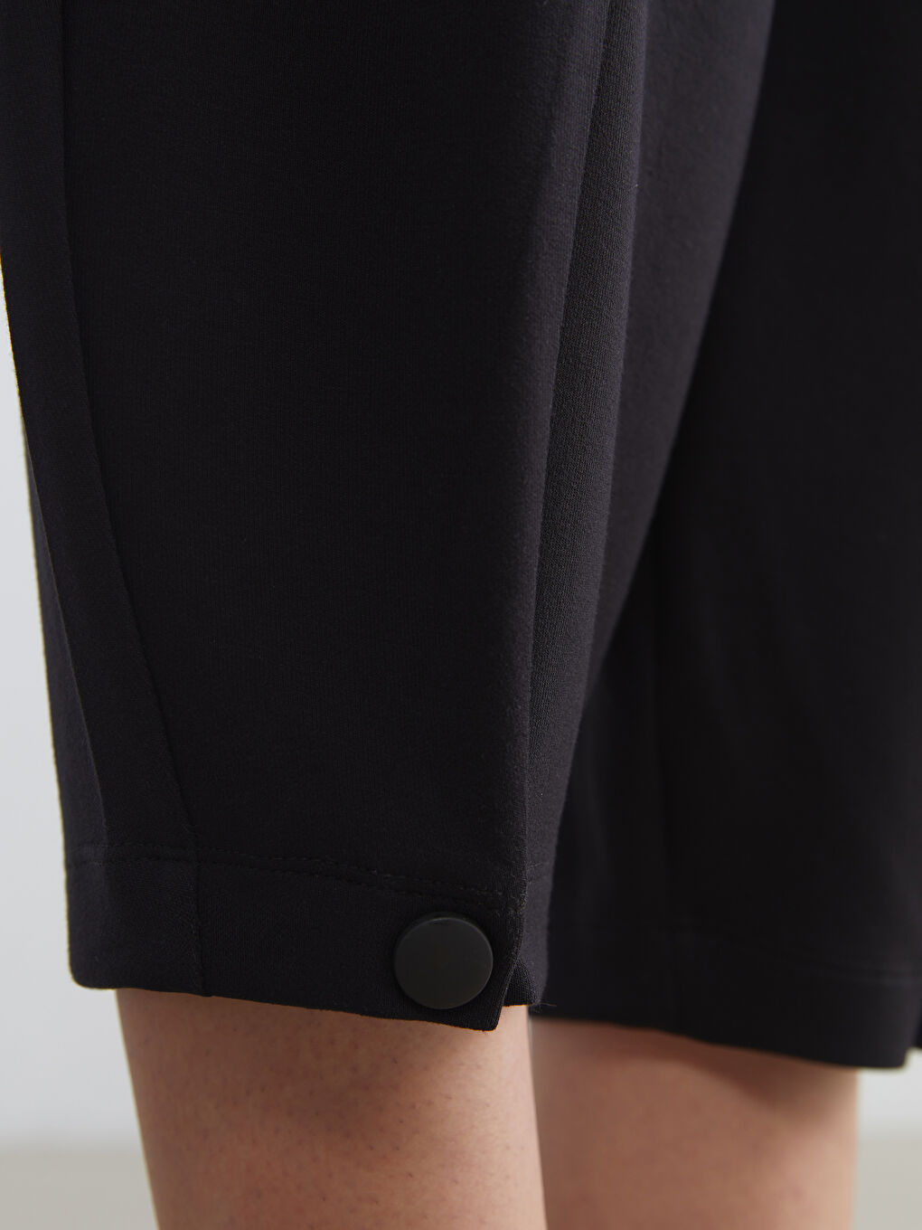 Siyah Beli Lastikli Kadın Eşofman Altı-3