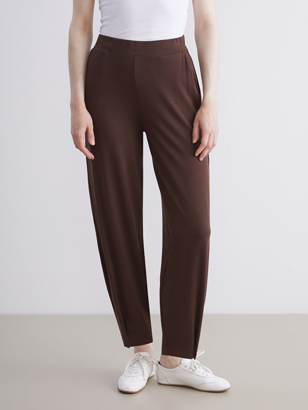 Kahverengi Beli Lastikli Kadın Eşofman Altı-1