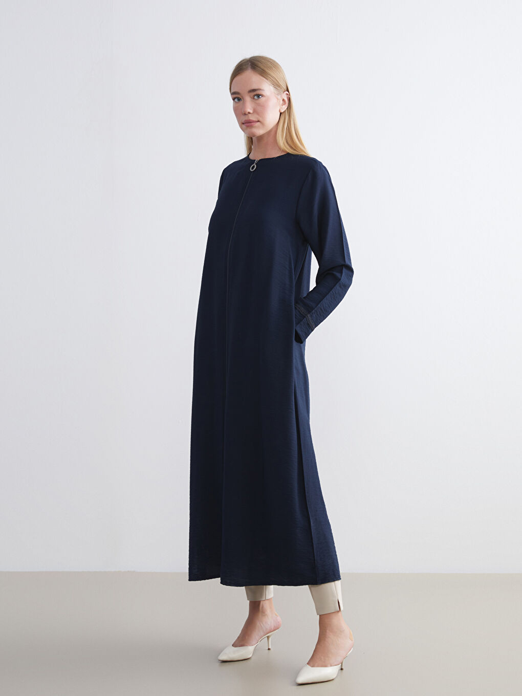 Lacivert Bisiklet Yaka Keten Görünümlü Kadın Ferace