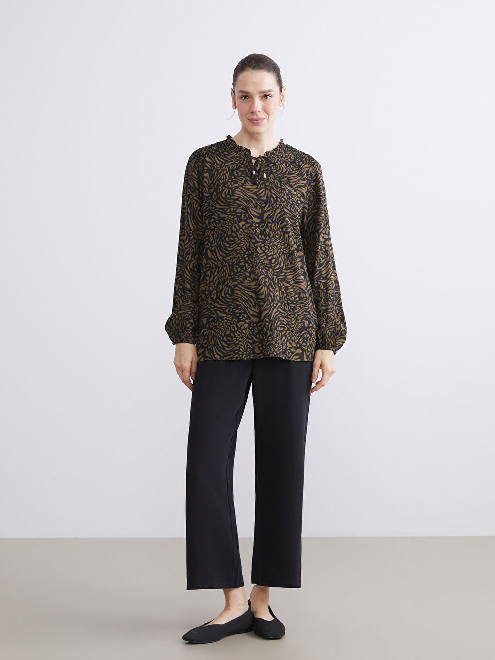 Siyah Beli Lastikli Geniş Paça Kadın Pantolon