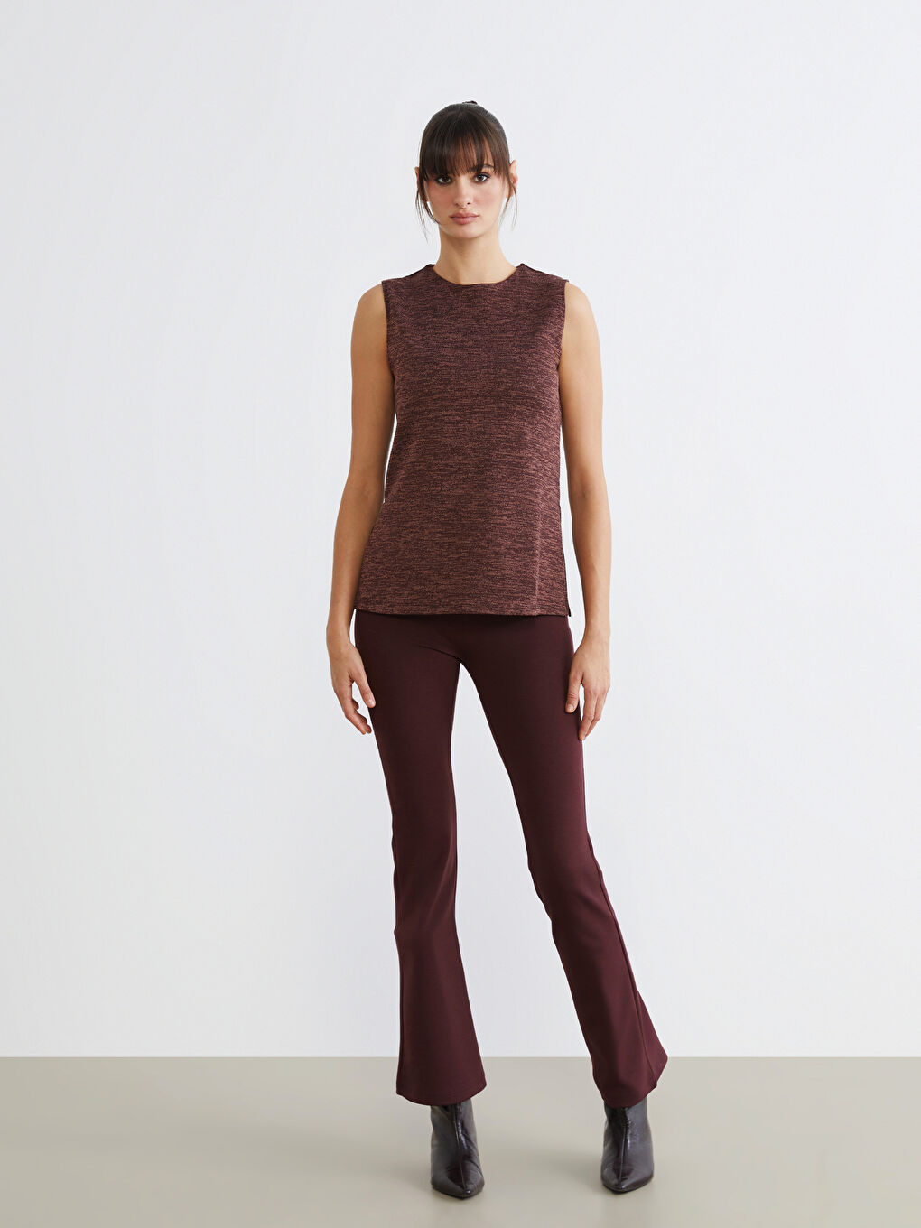 تانك توب بياقة دائرية للسيدات-1