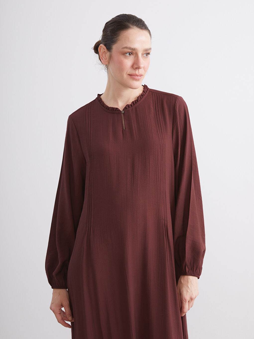 Kahverengi Fırfırlı Bisiklet Yaka Dokulu Elbise-1