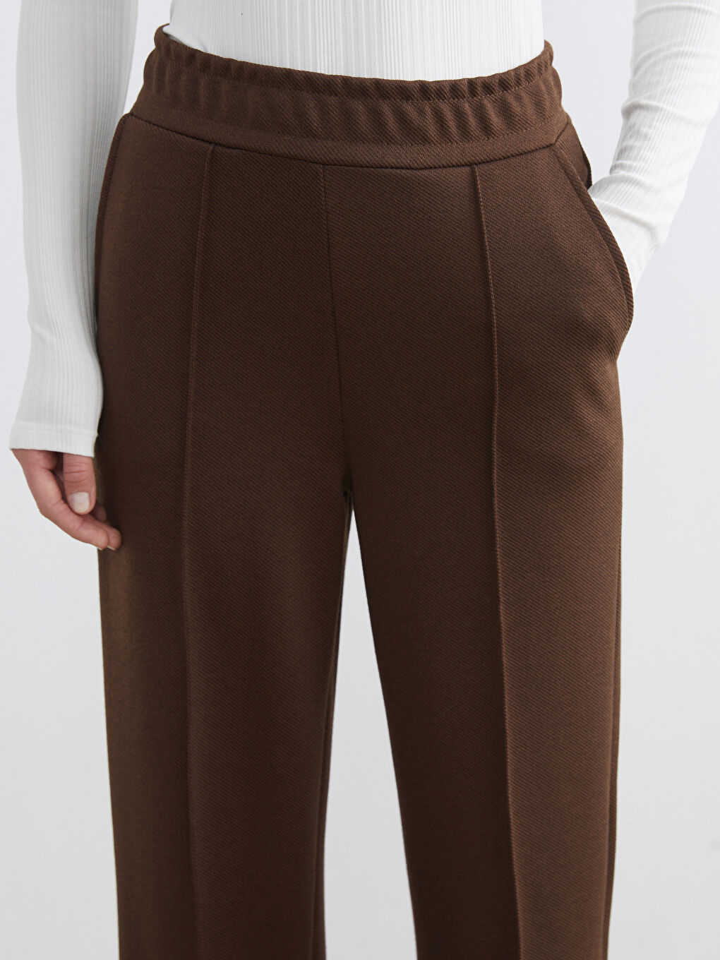 Kahverengi Beli Lastikli Geniş Paça Kadın Pantolon-5