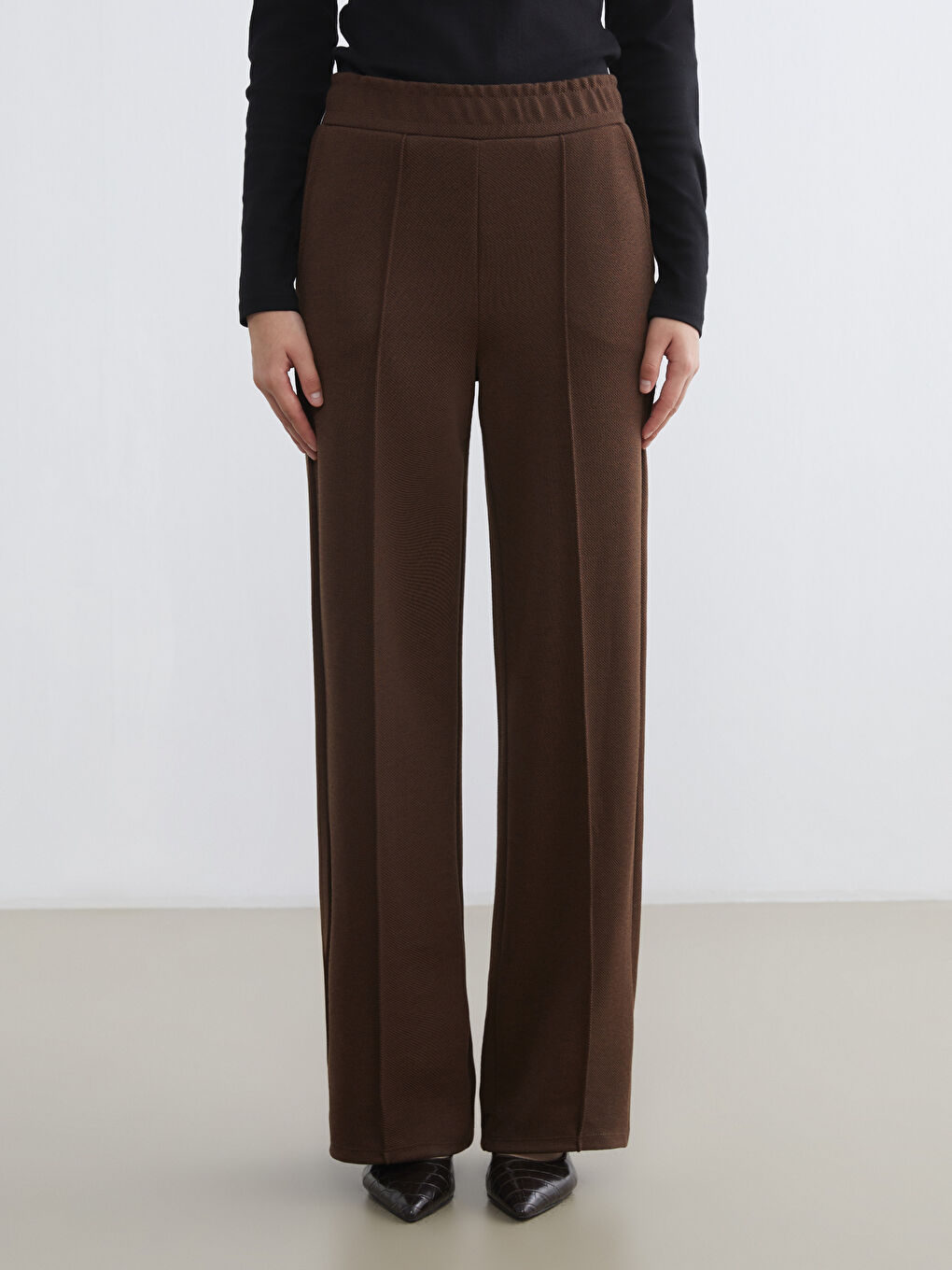 Kahverengi Beli Lastikli Geniş Paça Kadın Pantolon-2