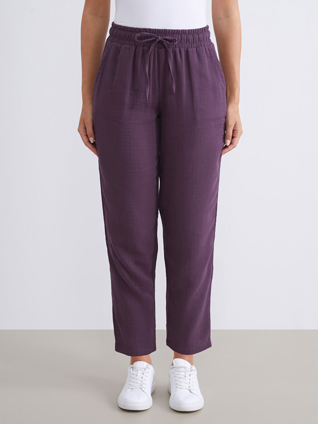 Mor Beli Lastikli Dokulu Müslin Kadın Pantolon-1