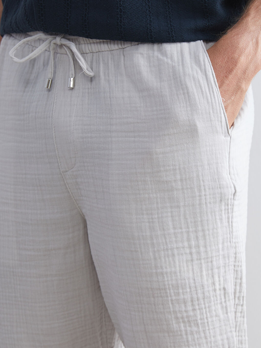 Gri Standart Kalıp Müslin Erkek Şort-2