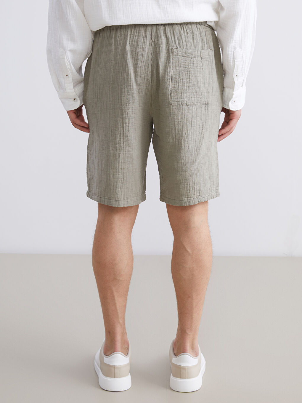 Haki Standart Kalıp Müslin Erkek Şort-3