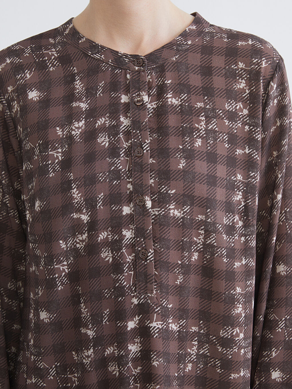 Kahverengi Bisiklet Yaka Etnik Desenli Kadın Tunik-2