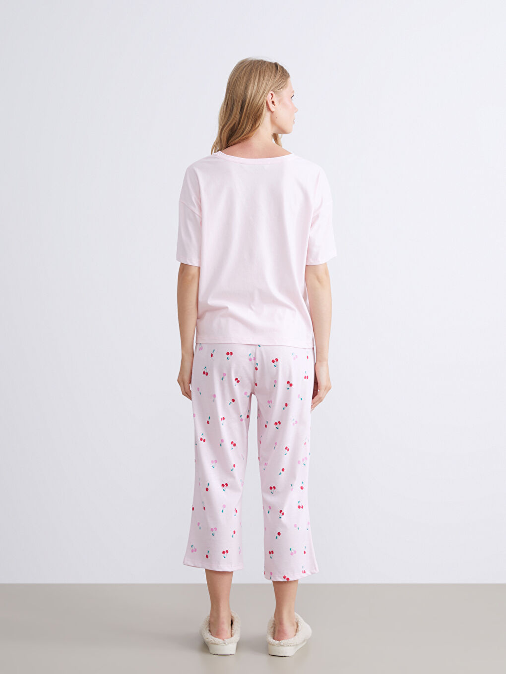 Pembe Bisiklet Yaka Kiraz Nakışlı Kadın Pijama Üst-2