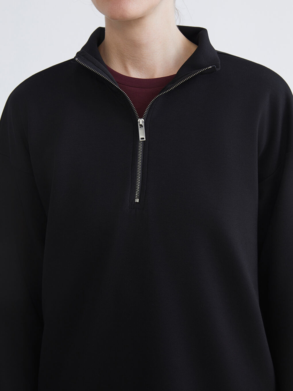 Siyah Dik Yaka Kadın Sweatshirt-2