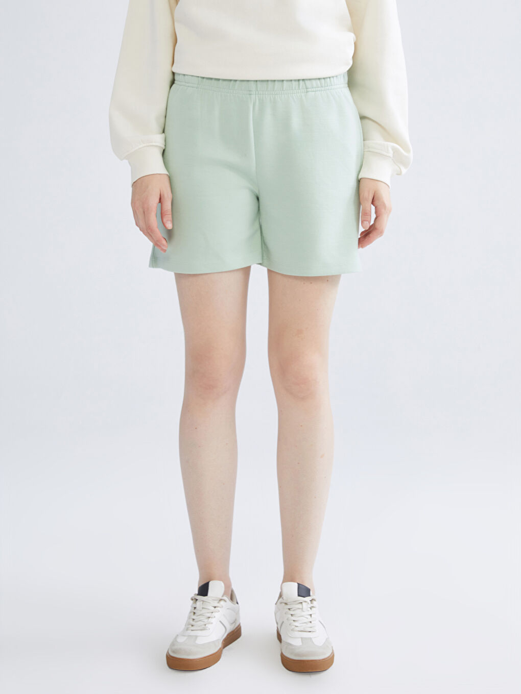 Yeşil Beli Lastikli Kadın Spor Şort-1