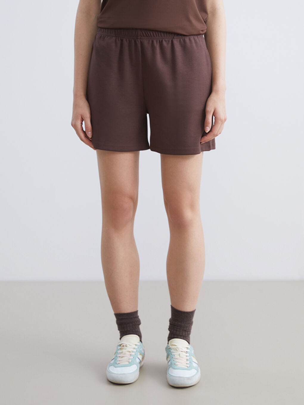 Kahverengi Beli Lastikli Kadın Spor Şort-1
