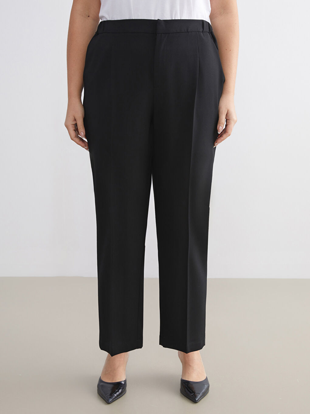 Siyah Loose Fit Kadın Pileli Pantolon-5